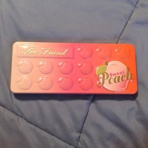 Too faced sweet peach eye shadow palette